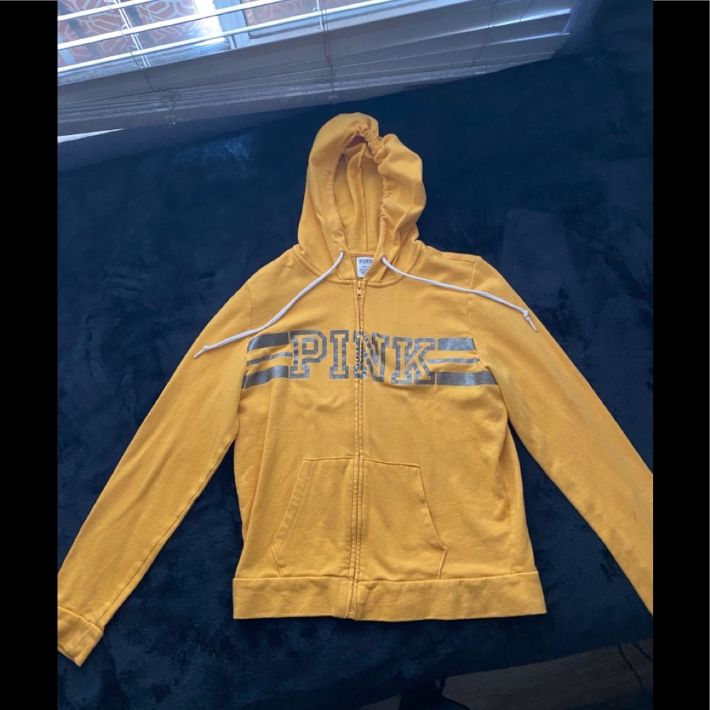 Pink sweater Like new